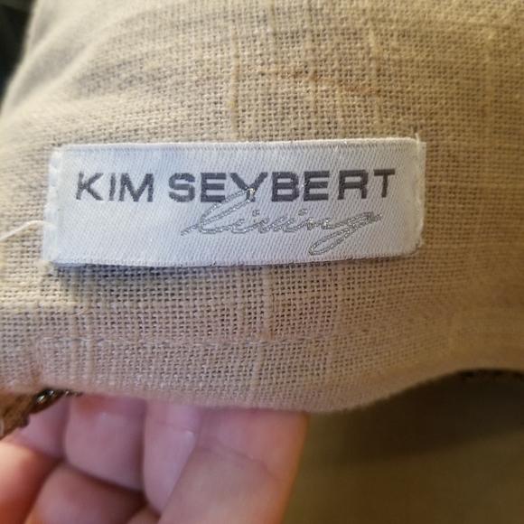 Kim Seybert Living Down filled throw pillows - Picture 5 of 7